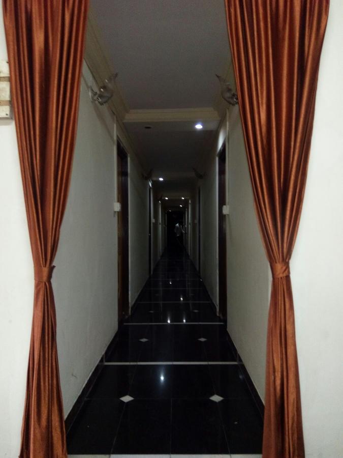 Hotel Sai Samrat Inn パンベル エクステリア 写真