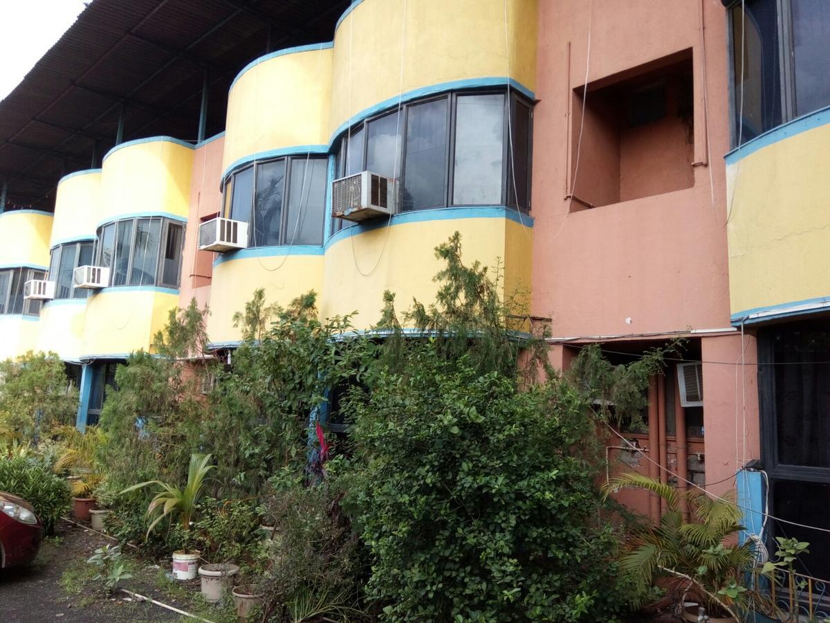 Hotel Sai Samrat Inn パンベル エクステリア 写真