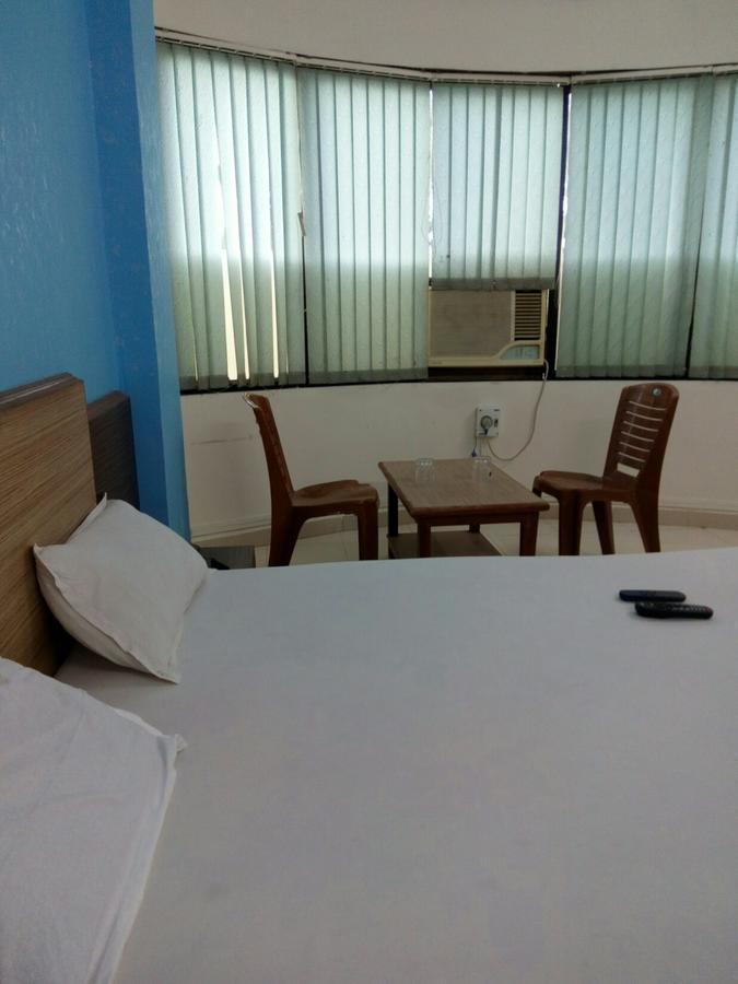 Hotel Sai Samrat Inn パンベル エクステリア 写真