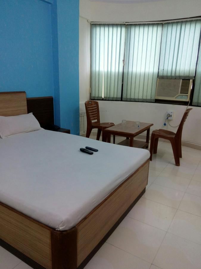 Hotel Sai Samrat Inn パンベル エクステリア 写真