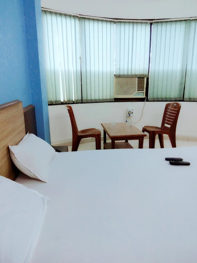 Hotel Sai Samrat Inn パンベル エクステリア 写真